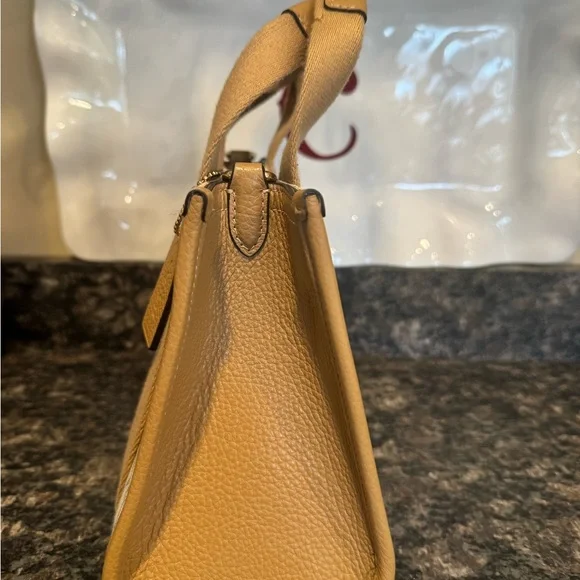 Coach - Picture 3 of 8